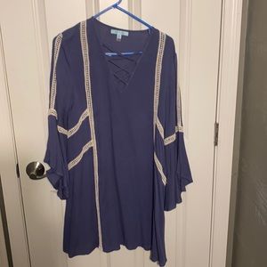 Blue and white dress long sleeve. V-neck. Size M